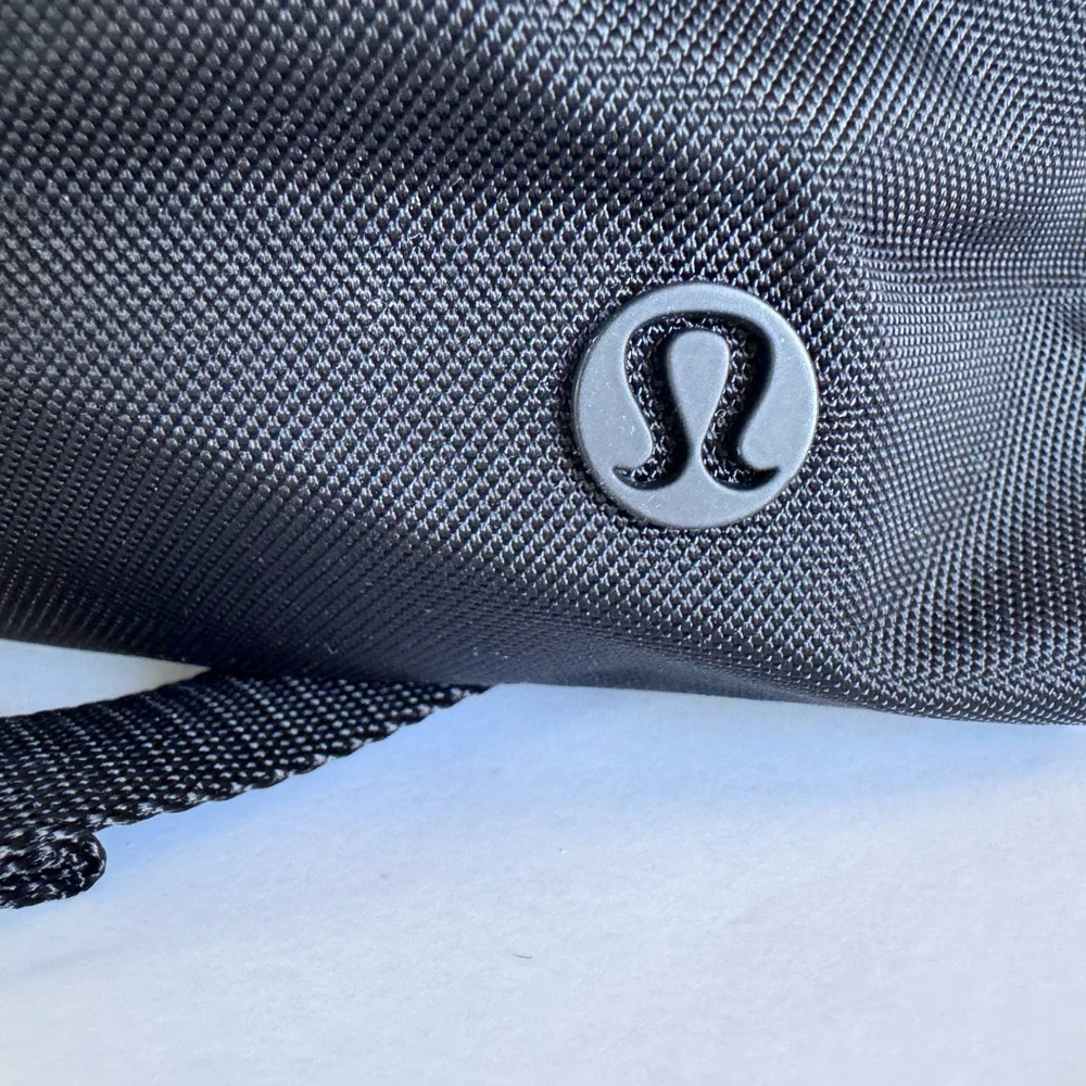 Lululemon Command The Day Kit *5L, Black (Fourth Release) - Picture 8 of 11